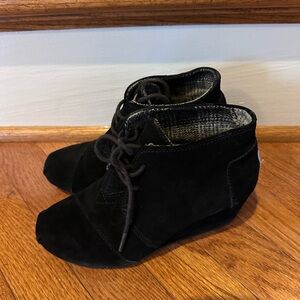 Toms Desert Black Women's Suede Ankle Booties, Women’s Size 5.5